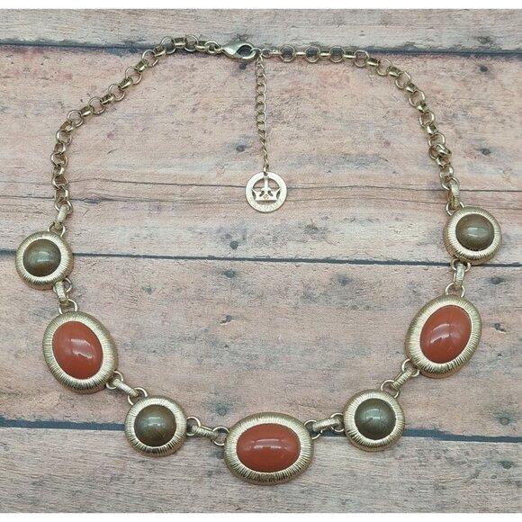 Trifari Gold Tone Rolo Chain Bib Collar Necklace Neutral Tone Cabochons Pendants - Picture 7 of 8